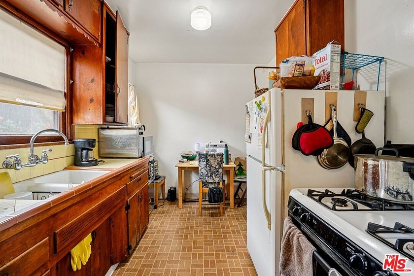 Property can now be delivered with one unit vacant at close of - photo 5