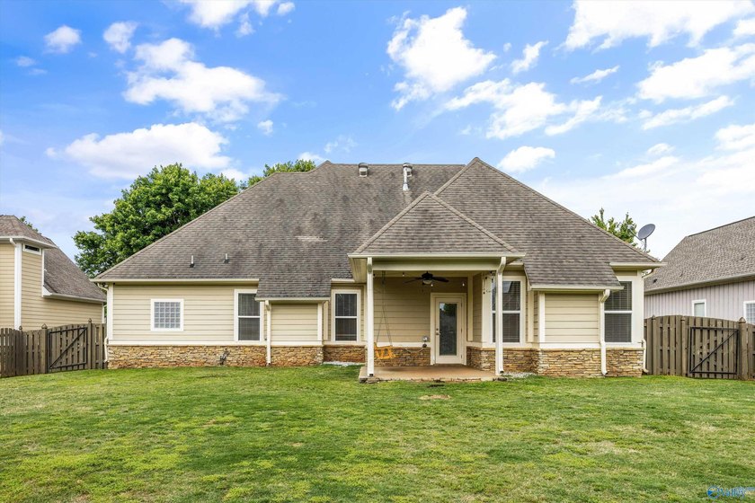 Located in the beautiful Lake Forest subdivision, this home - photo 37
