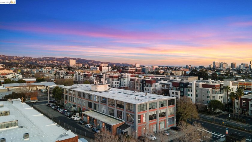 Live, work, and create in this light-filled loft at Emeryville's - photo 29