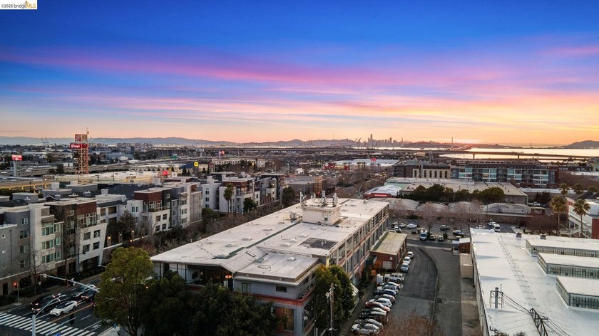 Live, work, and create in this light-filled loft at Emeryville's - photo 34