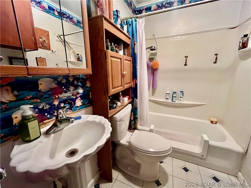 Live the best of both worlds-peaceful country living just - photo 13