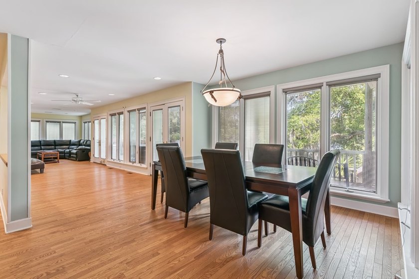 Character and coastal charm come together in this beautiful 3 - photo 18