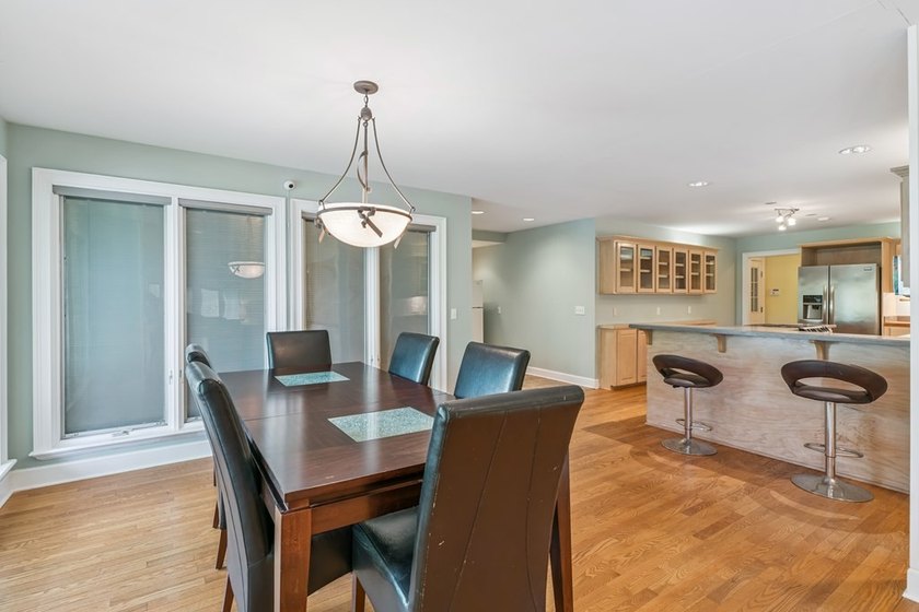 Character and coastal charm come together in this beautiful 3 - photo 19