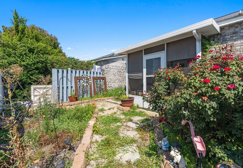 Welcome to 180 Parkway Lane, a beautifully maintained 2-bedroom - photo 23