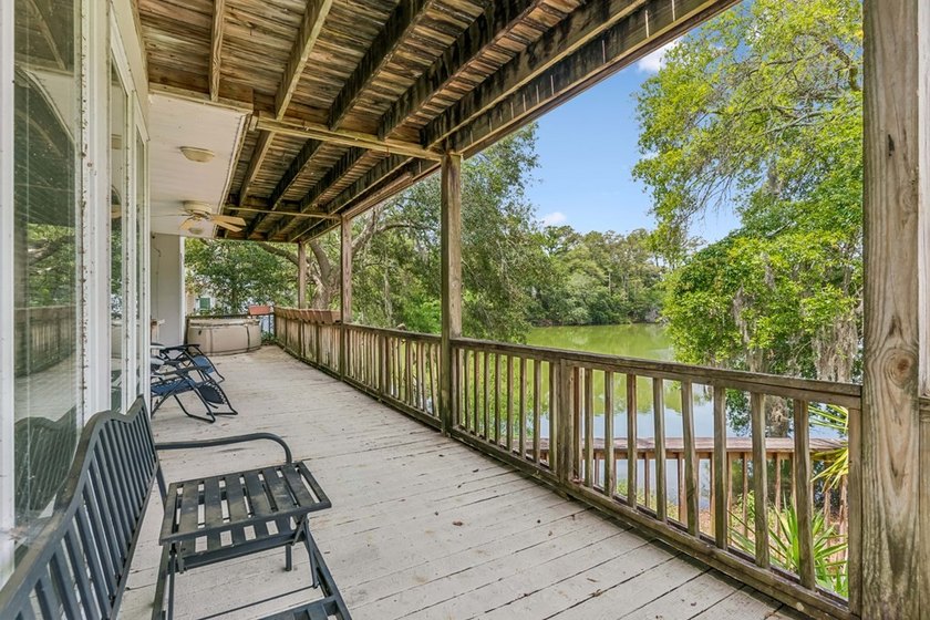 Character and coastal charm come together in this beautiful 3 - photo 46