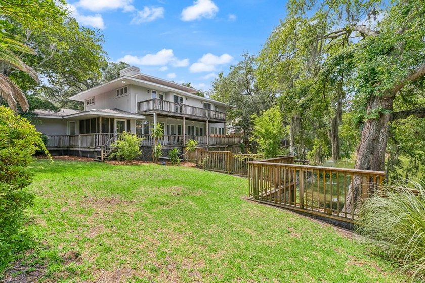Character and coastal charm come together in this beautiful 3 - photo 47