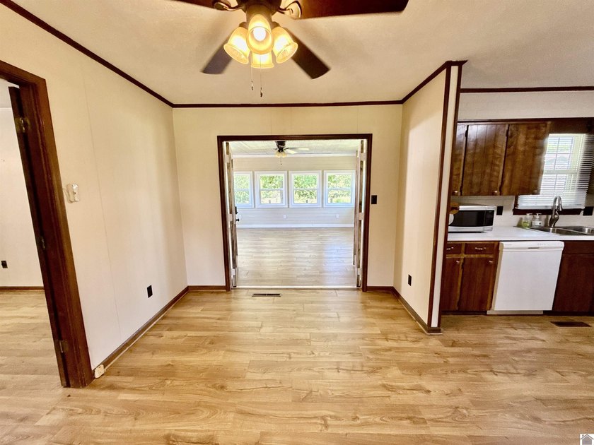 First time ever on the market ** This clean, move-in-ready - photo 22