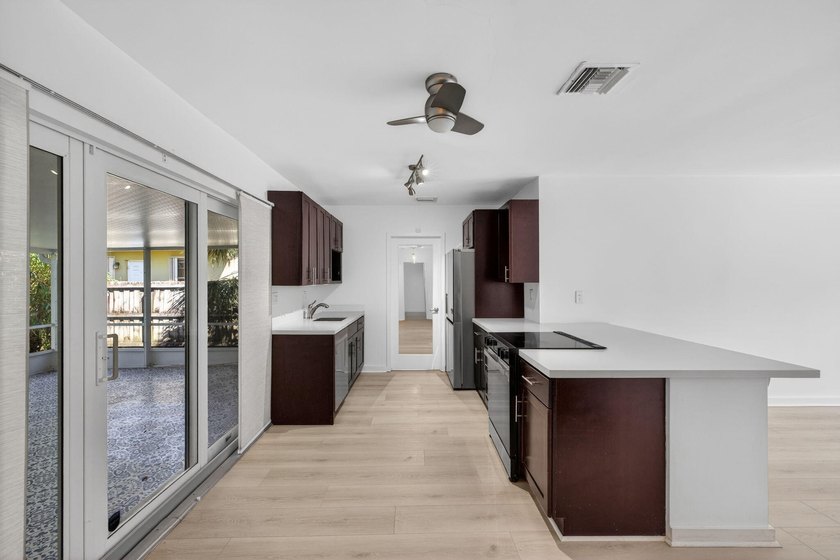 Remodeled 3/3 in the heart of Fat Village &amp; Sears Town - photo 22