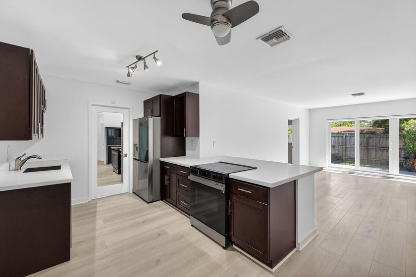 Remodeled 3/3 in the heart of Fat Village &amp; Sears Town - photo 23