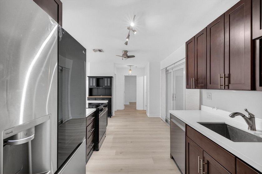 Remodeled 3/3 in the heart of Fat Village &amp; Sears Town - photo 26