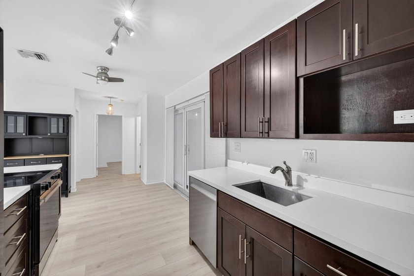 Remodeled 3/3 in the heart of Fat Village &amp; Sears Town - photo 27