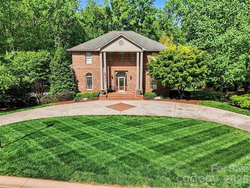 Motivated Seller open to Owner Financing! Don't miss this - photo 4