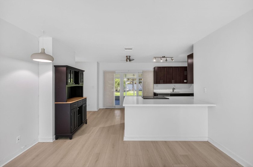 Remodeled 3/3 in the heart of Fat Village &amp; Sears Town - photo 34