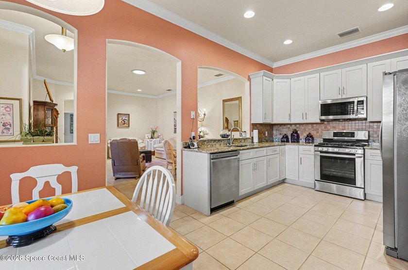 Welcome to Alamanda Key, a highly desirable 55+ gated community - photo 8