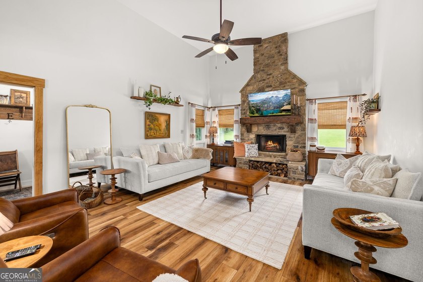 A beautifully remodeled farmhouse situated on 13.39 private - photo 18