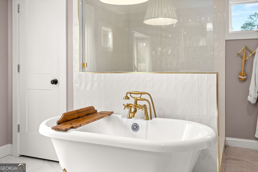 A beautifully remodeled farmhouse situated on 13.39 private - photo 24