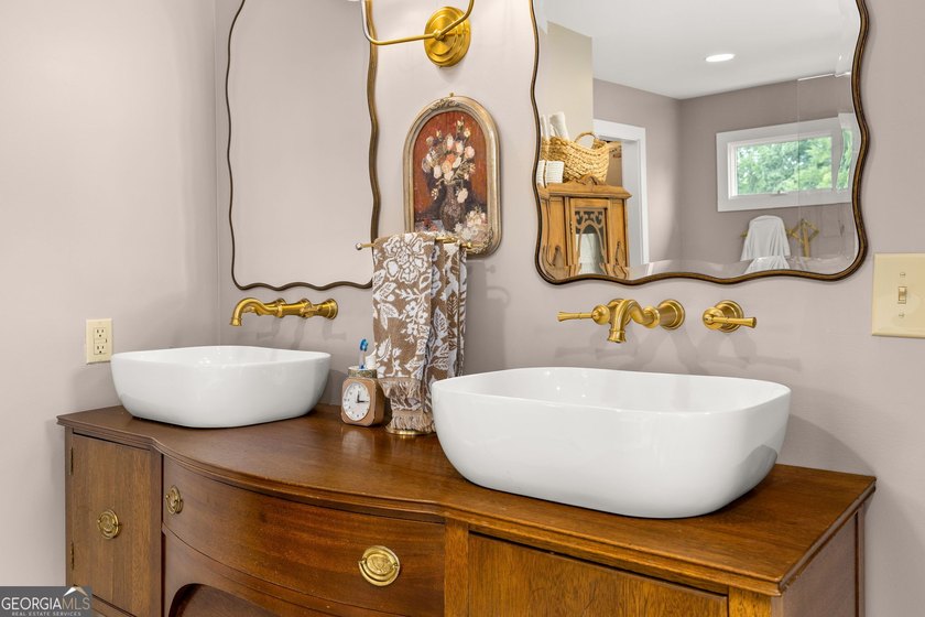 A beautifully remodeled farmhouse situated on 13.39 private - photo 27