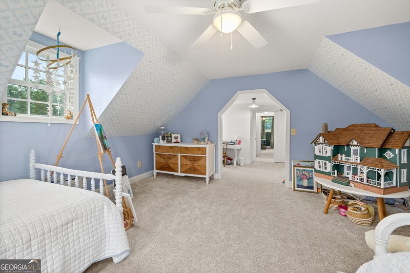 A beautifully remodeled farmhouse situated on 13.39 private - photo 37