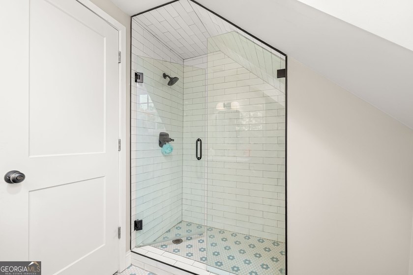 A beautifully remodeled farmhouse situated on 13.39 private - photo 39