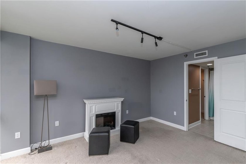 Experience urban living at its finest in this stunning 2 - - photo 14