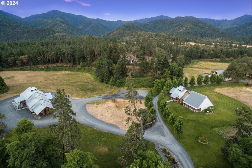 Welcome to Red Lily Vineyards, one of the most acclaimed - photo 15