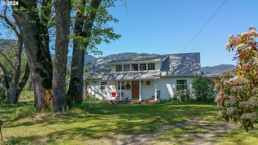 Welcome to Red Lily Vineyards, one of the most acclaimed - photo 31