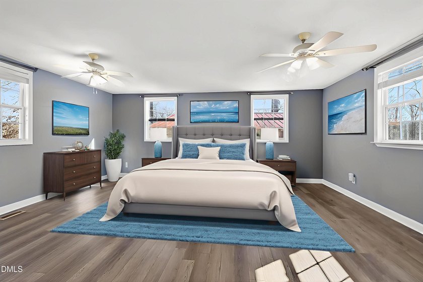 At almost 2,700 sq. ft, this large BEAUTIFULLY REMODELED - photo 50