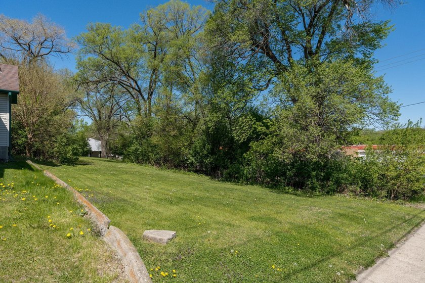 Unique 4-property package opportunity on 3rd Ave in Mankato - photo 8