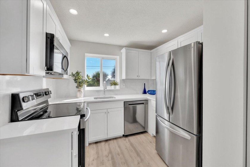 High-demand Jupiter Beach-area investment opportunity! This - photo 6