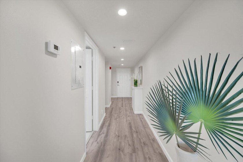 High-demand Jupiter Beach-area investment opportunity! This - photo 7