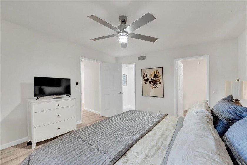 High-demand Jupiter Beach-area investment opportunity! This - photo 10