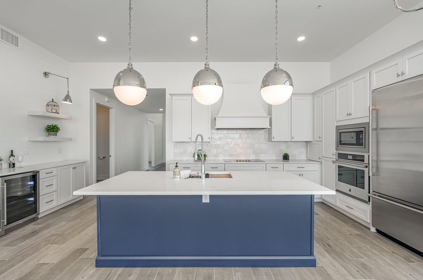 Seller motivated! Discover elevated ocean-to-river luxury- - photo 9