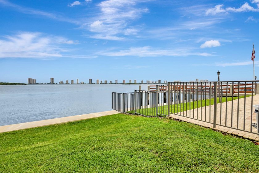 105 Paradise Harbour Blvd 307 - photo 23