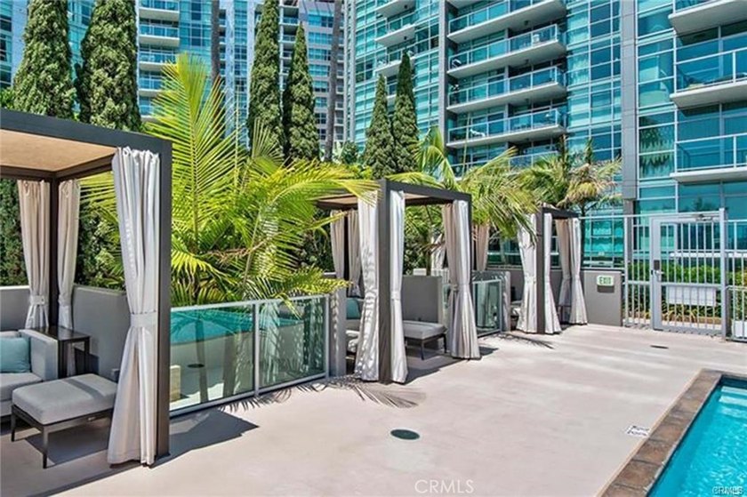 Stunning 15th floor with amazing city lights and mountain views - photo 29