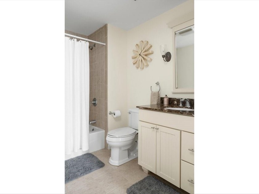 Experience luxury living in this beautifully appointed 2-bedroom - photo 14