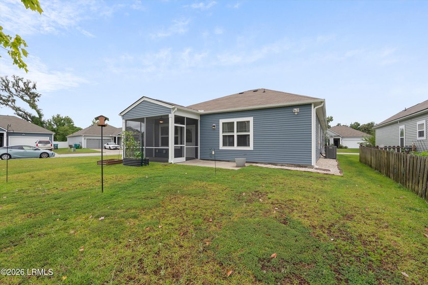 Fantastic, well-kept home on a desirable corner lot! Spacious - photo 29