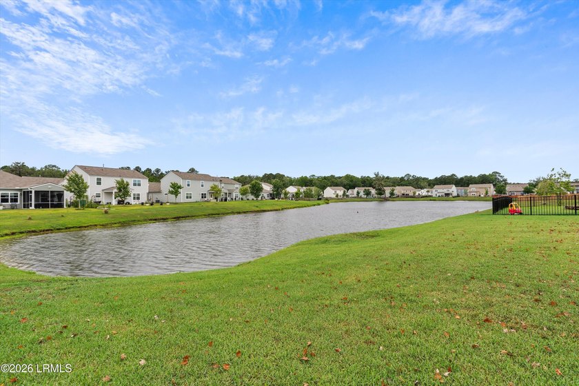 Fantastic, well-kept home on a desirable corner lot! Spacious - photo 33
