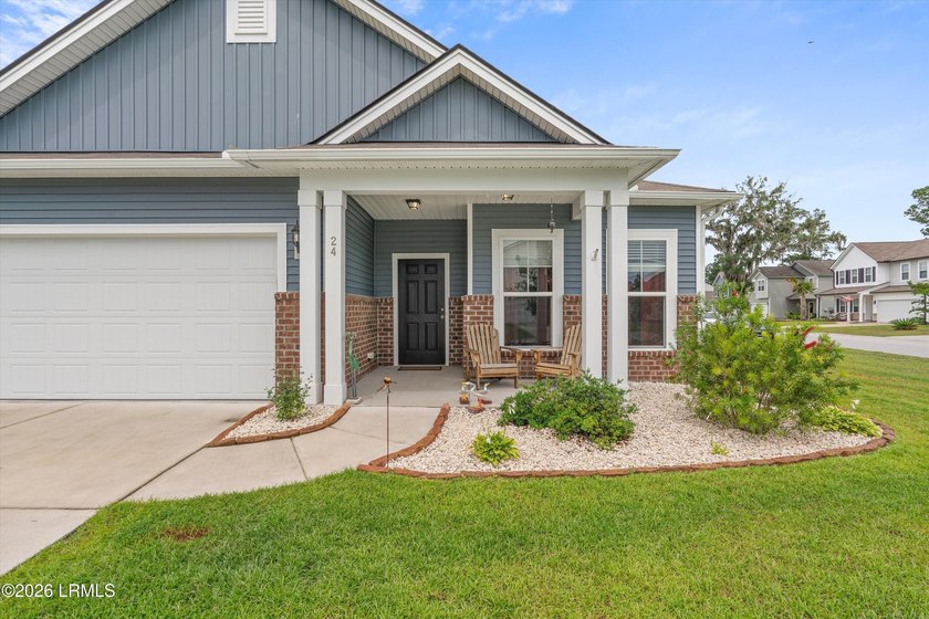 Fantastic, well-kept home on a desirable corner lot! Spacious - photo 34