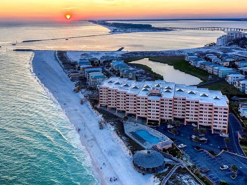 Jetty East is a Gulf front Gated 6-story midrise with under - photo 30