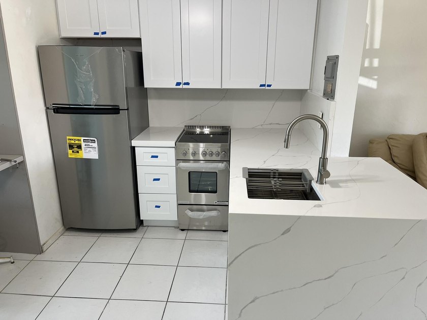 2 bedroom 1 bath. No age restrictions. 0.25 miles to the beach - photo 2