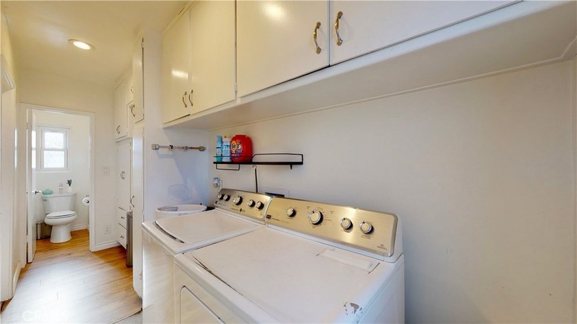 Located in one of North Huntington Beach's most desirable - photo 13