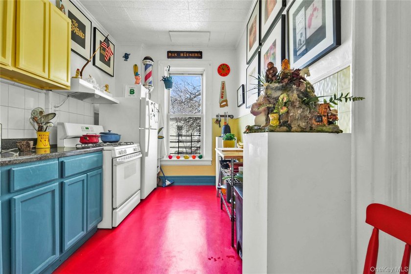 Welcome to 1431 Hancock Street, a prime Brooklyn multi-level - photo 15