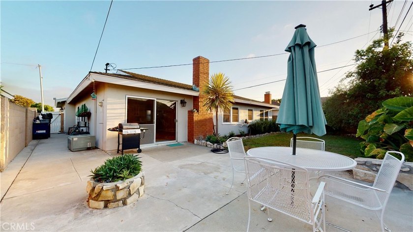 Located in one of North Huntington Beach's most desirable - photo 27