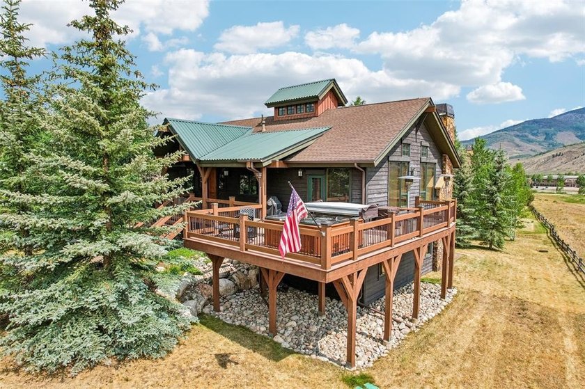 Premier location in Fox Valley at Three Peaks. This exceptional - photo 2