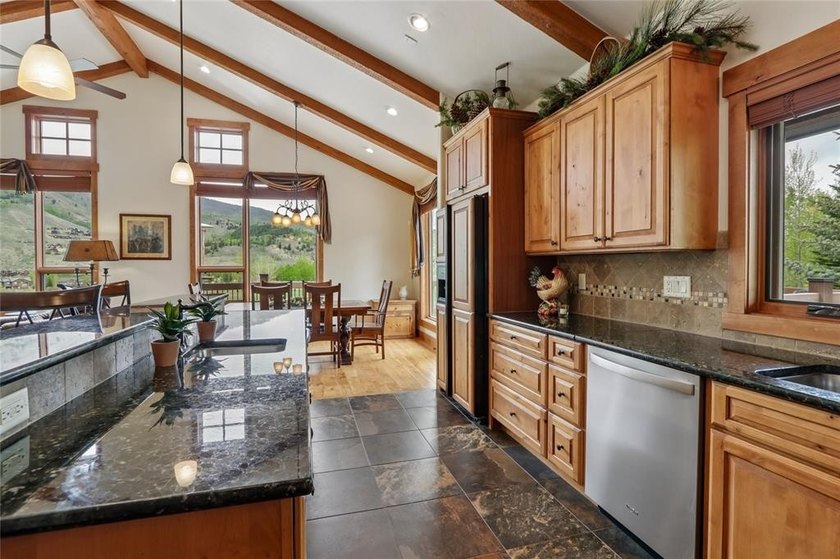 Premier location in Fox Valley at Three Peaks. This exceptional - photo 6