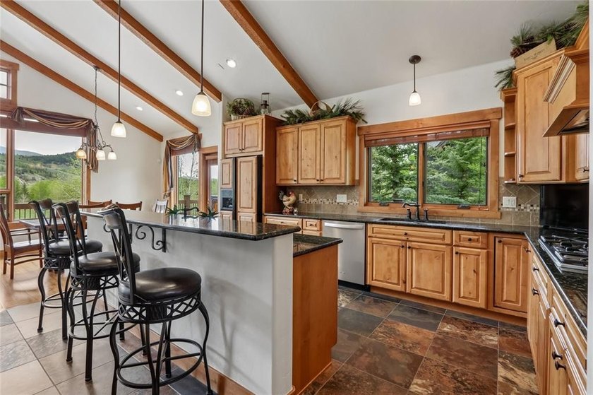 Premier location in Fox Valley at Three Peaks. This exceptional - photo 7