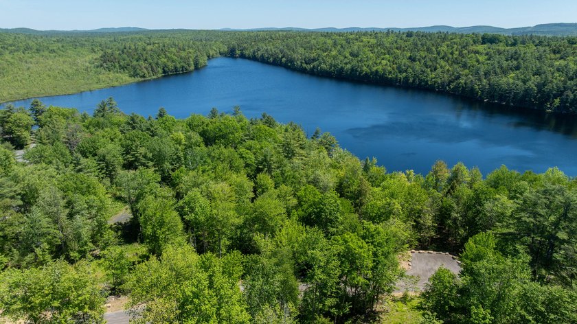 This is the perfect spot to build your waterfront home! This 2 - photo 4