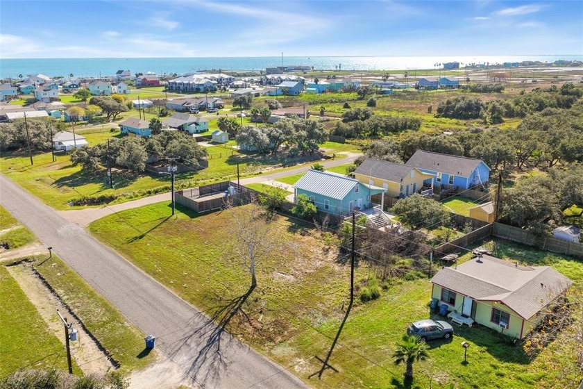 RELAXING COASTAL RETREAT OPPORTUNITY. Create your own peaceful - photo 4