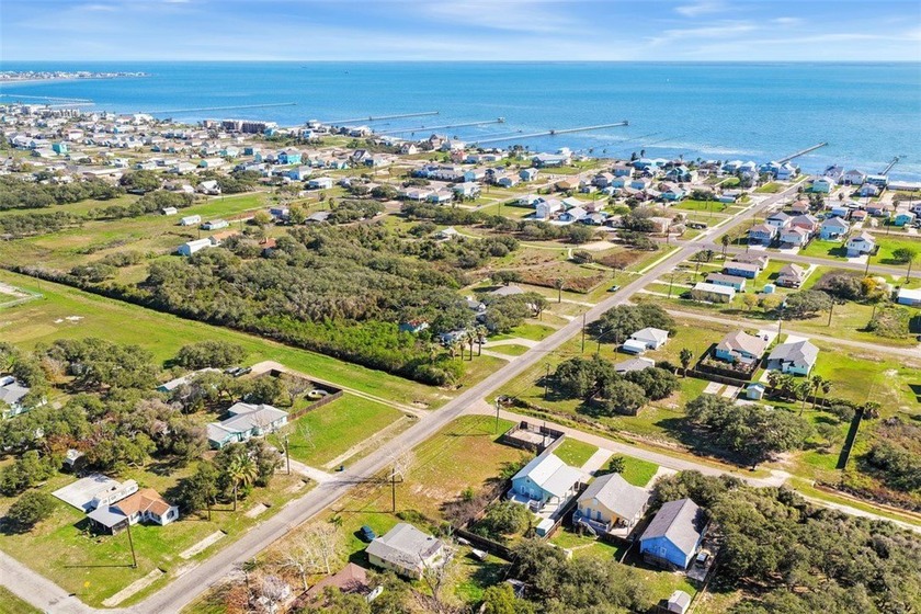 RELAXING COASTAL RETREAT OPPORTUNITY. Create your own peaceful - photo 7
