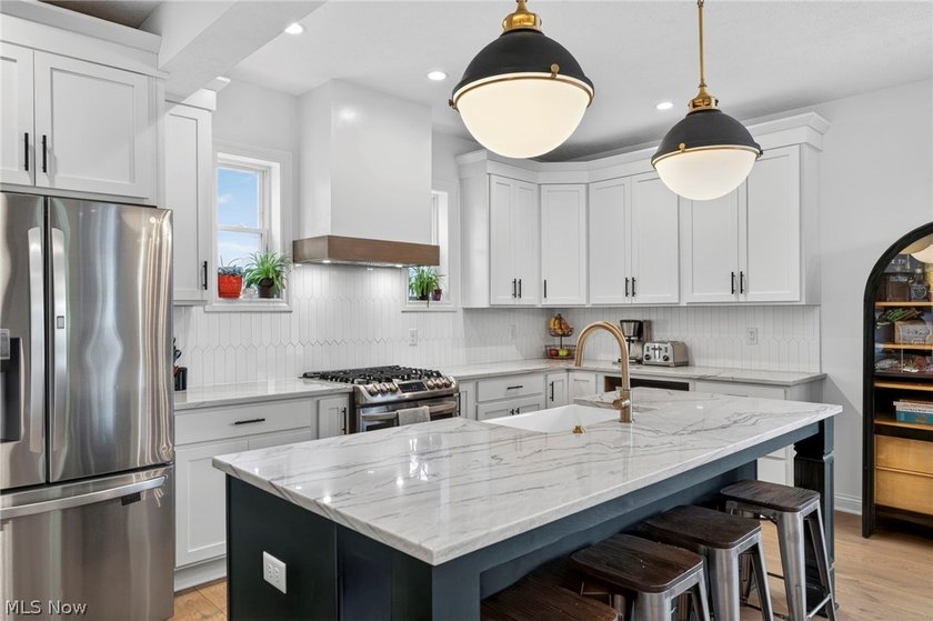 RARE NEWLY BUILT (2020) CUSTOM COLONIAL IN THE HEART OF - photo 11